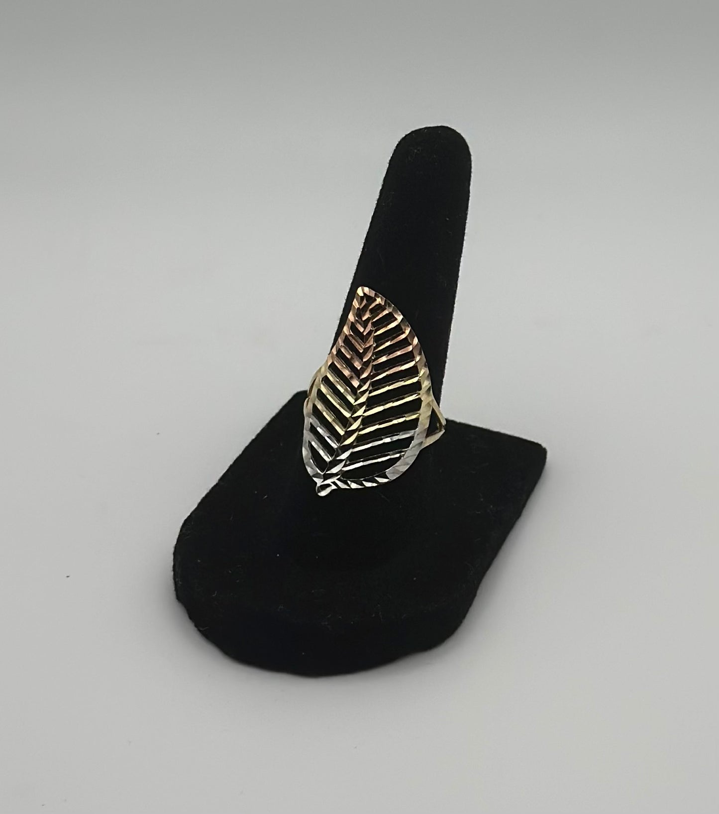 14k Gold Three Tone Leave Ring