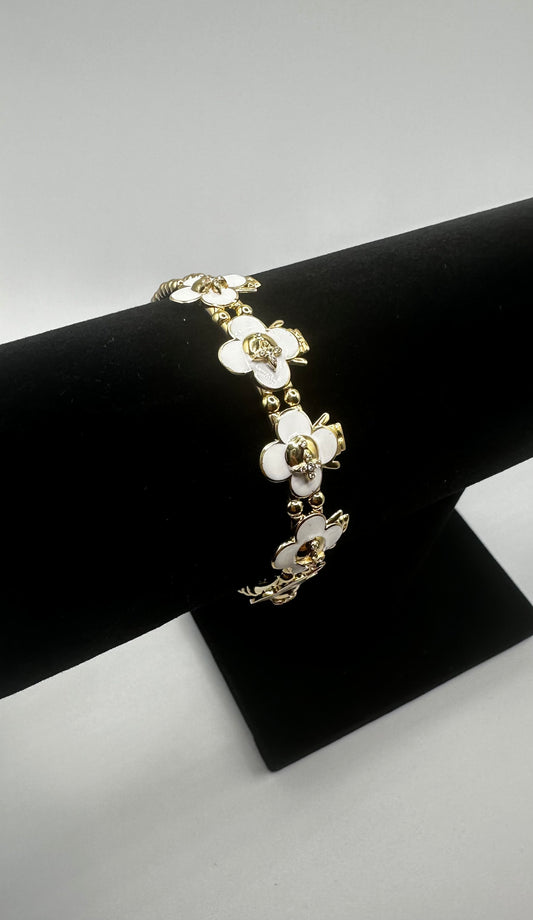 14k Gold White Flowers Beaded Bracelet