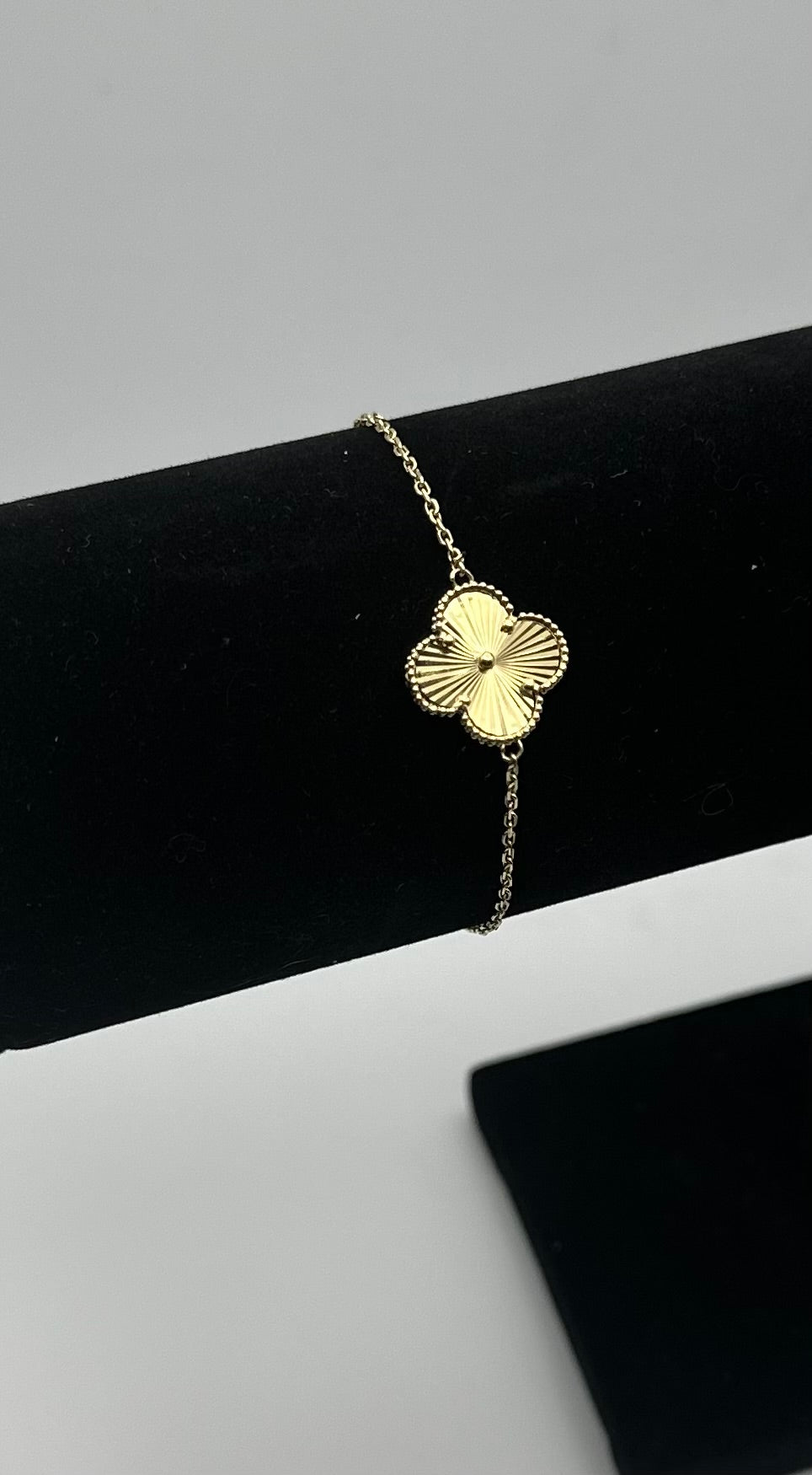 14k Gold Single Gold Clover Bracelet (Copy)