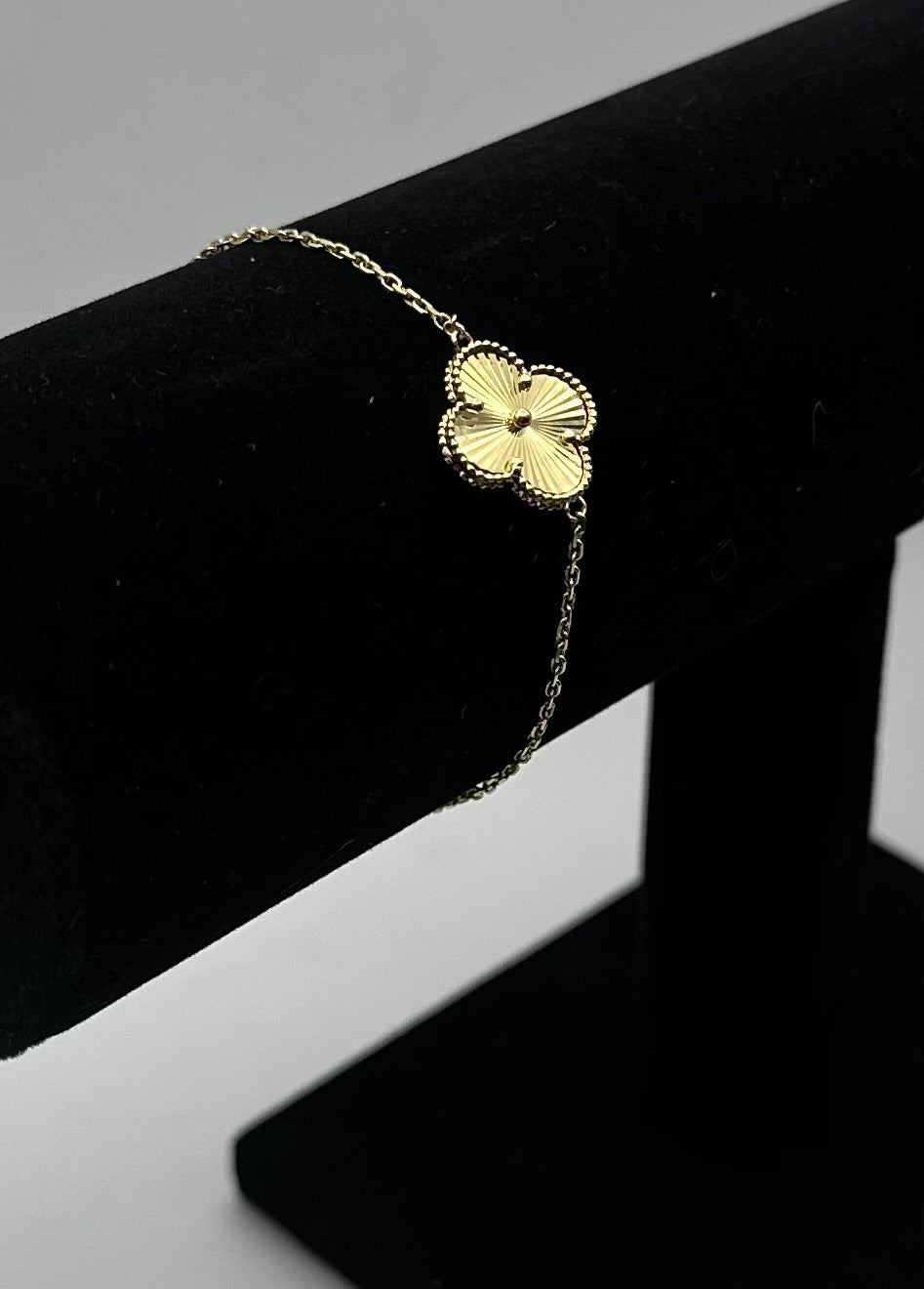 14k Gold Single Gold Clover Bracelet (Copy)