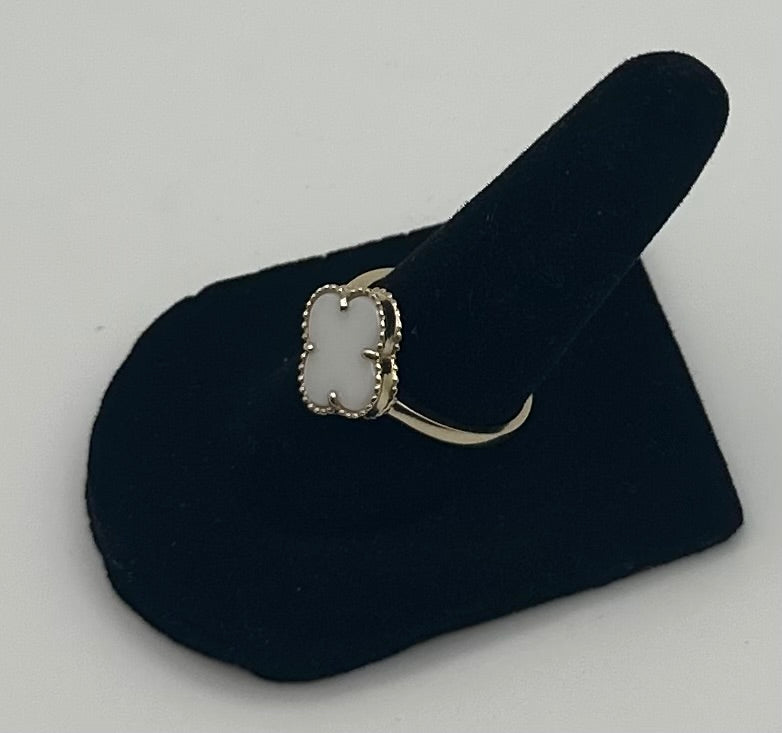 14k Gold Single White Flower Ring