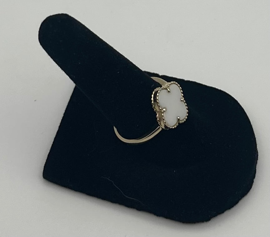 14k Gold Single White Flower Ring